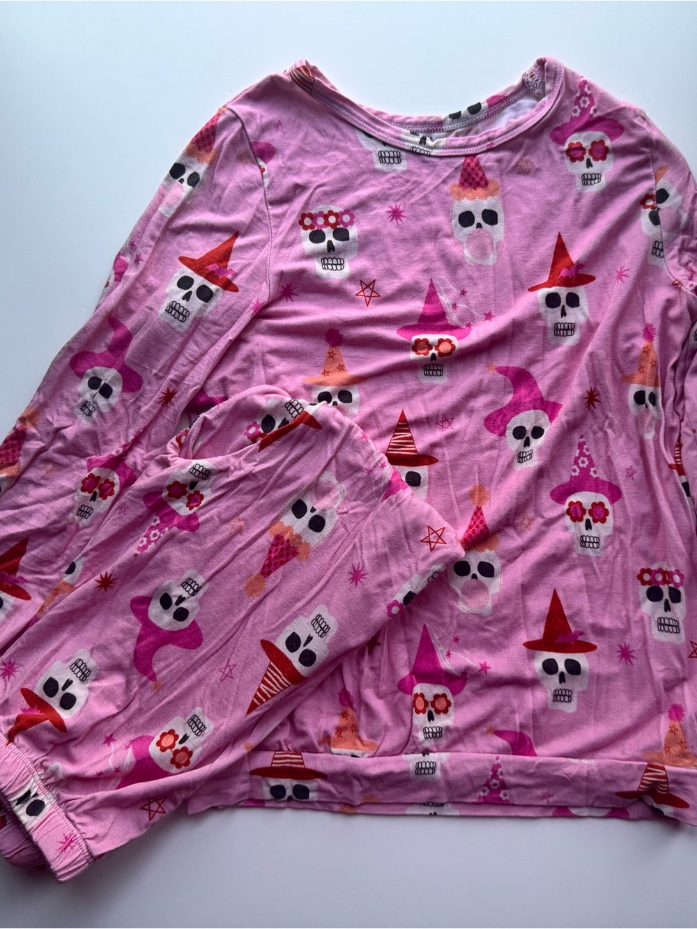 Velveteen by Bunny Knots Skeleton Soiree
Pajama Set Girls Size 5T